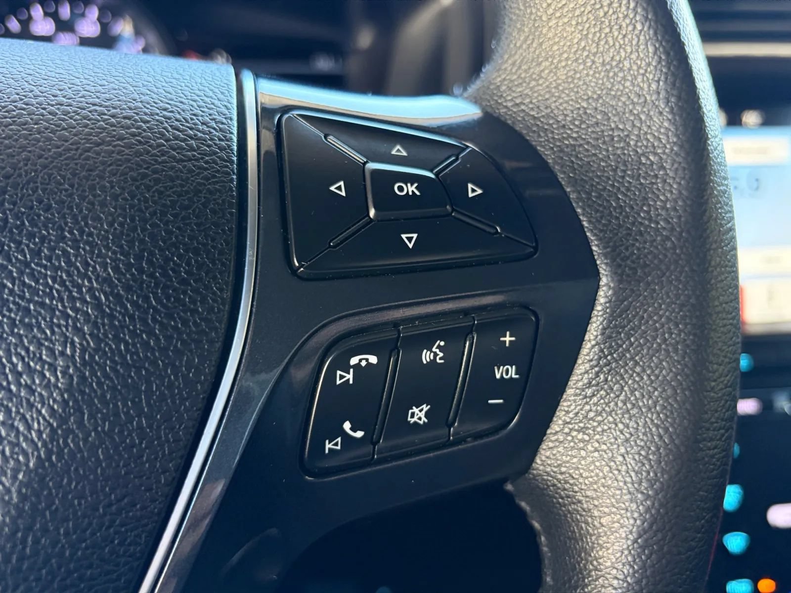 Used 2018 Ford Explorer Limited AWD/4WD image 33