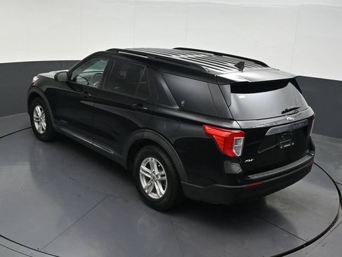 Used 2021 Ford Explorer XLT RWD image 18