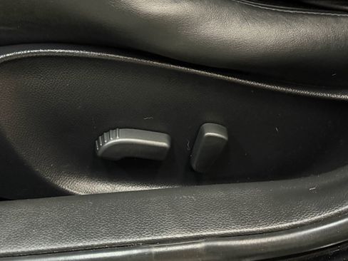 Used 2011 INFINITI G37 Journey image 25