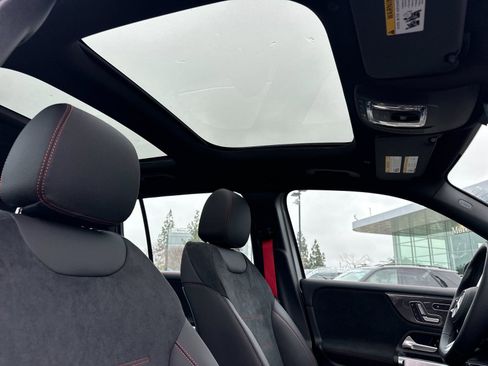 New 2025 Mercedes-Benz GLB 35 AMG 4MATIC image 17