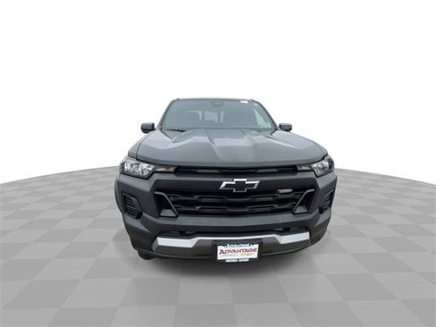 Used 2024 Chevrolet Colorado Trail Boss w/ Advanced Trailering Package image 3