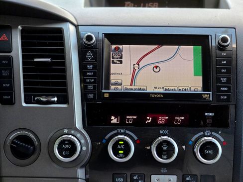 Used 2011 Toyota Sequoia Limited AWD/4WD image 27