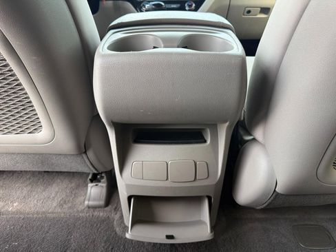 Used 2016 Kia Sedona LX w/ Option Group 020 image 32