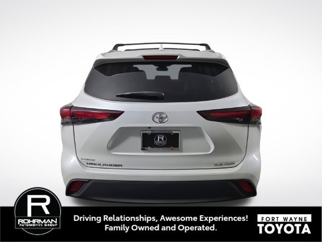 Used 2024 Toyota Highlander XLE AWD/4WD image 8