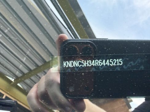 Used 2024 Kia Carnival EX image 46