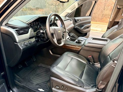 Used 2015 Chevrolet Suburban LT image 11