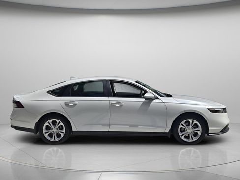 Used 2025 Honda Accord LX image 3