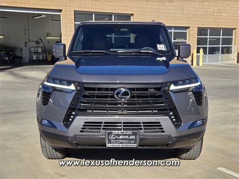Used 2025 Lexus GX 550 image 8