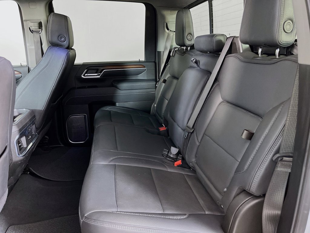 Used 2025 GMC Sierra 3500 Denali AWD/4WD image 29