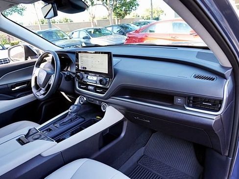 Used 2025 Toyota Grand Highlander AWD Hybrid image 11