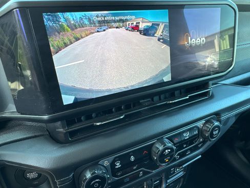 Used 2025 Jeep Wrangler Unlimited Rubicon 4xe w/ Safety Group AWD/4WD image 28