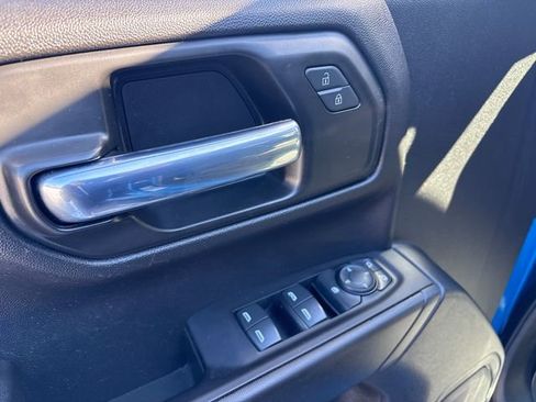 Used 2022 Chevrolet Silverado 1500 Custom image 17