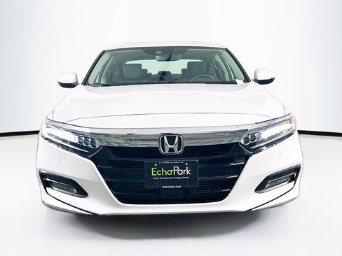 Used 2019 Honda Accord Touring image 2
