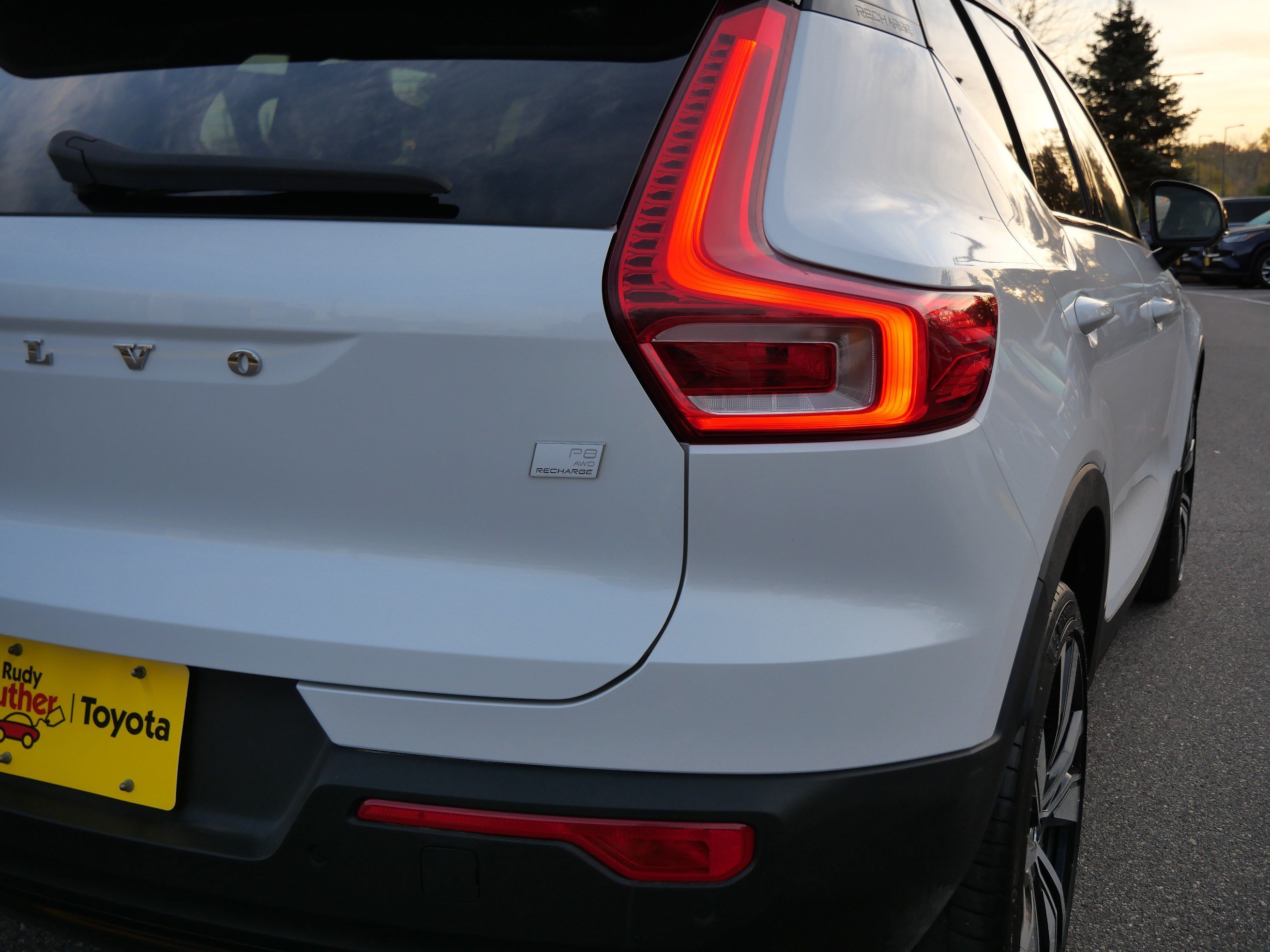 Used 2021 Volvo XC40 P8 Recharge AWD/4WD image 17