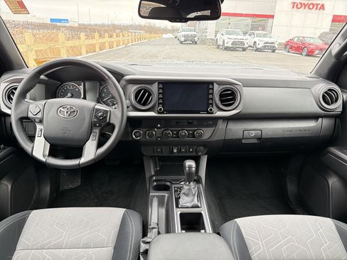 Used 2023 Toyota Tacoma TRD Off-Road image 12
