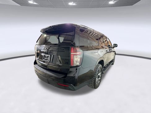 Used 2023 Chevrolet Suburban Z71 w/ Luxury Package AWD/4WD image 8