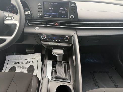 Used 2023 Hyundai Elantra SEL FWD image 16