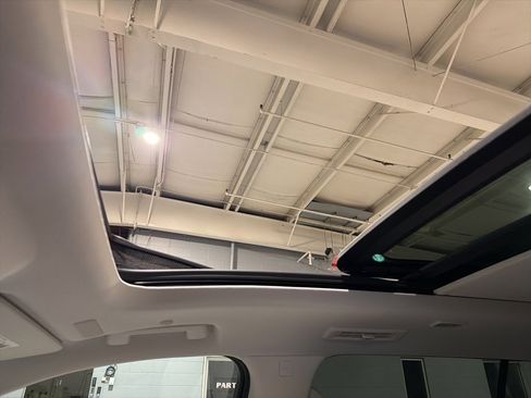 Used 2025 Buick Enclave Avenir w/ Super Cruise Package image 13