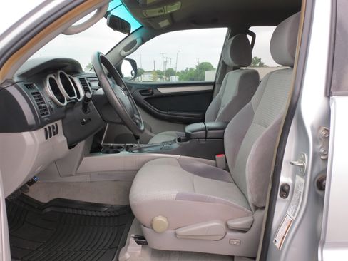 Used 2004 Toyota 4Runner SR5 RWD image 19