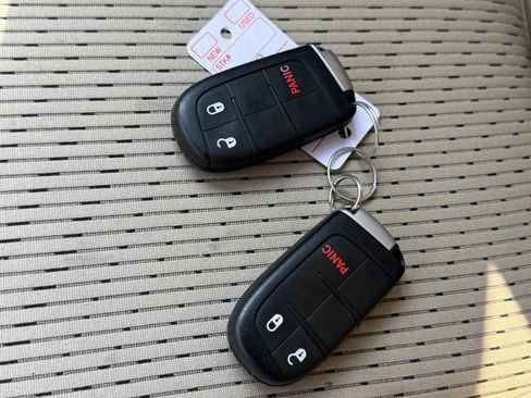 Used 2017 Dodge Journey SXT w/ Premium Group image 25