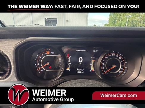 Used 2024 Jeep Wrangler Unlimited Sahara w/ Technology Group AWD/4WD image 46
