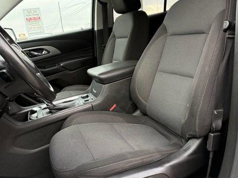 Used 2018 Chevrolet Traverse LT image 9