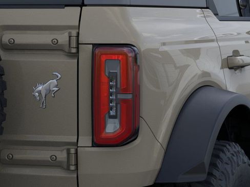 New 2025 Ford Bronco Outer Banks w/ Sasquatch Package image 23