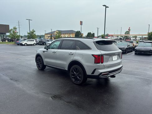 Used 2023 Kia Sorento SX AWD/4WD image 5