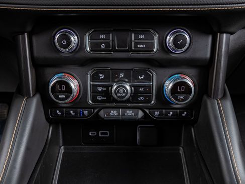 Used 2022 GMC Yukon XL AT4 w/ AT4 Premium Plus Package image 27