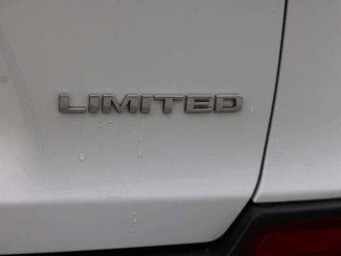 Used 2019 Jeep Cherokee Limited AWD/4WD image 36