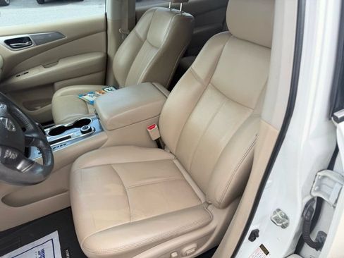 Used 2017 Nissan Pathfinder SL AWD/4WD image 12