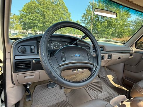 Used 1993 Ford Bronco Eddie Bauer image 16
