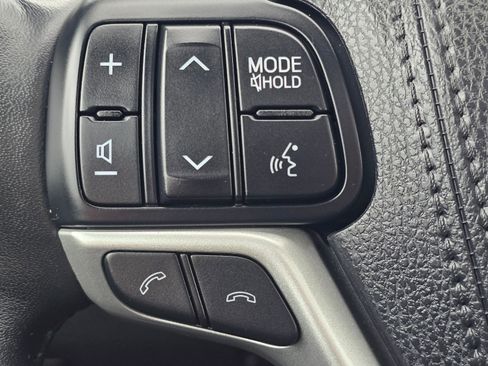 Used 2017 Toyota Highlander XLE AWD/4WD image 46