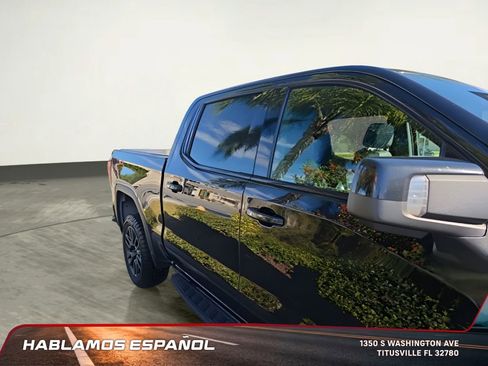 Used 2022 GMC Sierra 1500 AT4 w/ AT4 Premium Package image 3