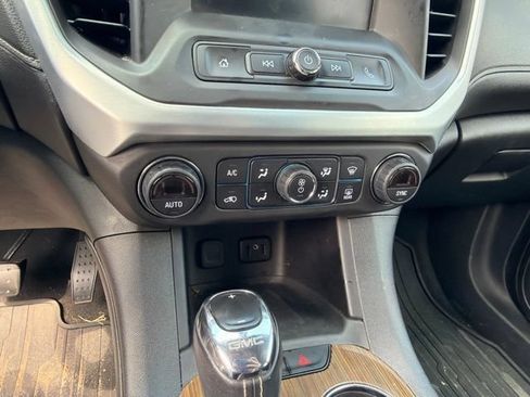 Used 2019 GMC Acadia SLE FWD image 20