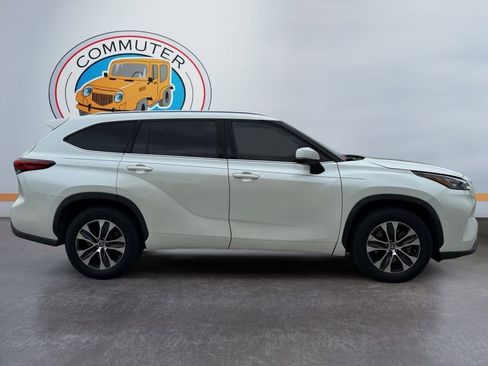 Used 2020 Toyota Highlander XLE FWD image 7