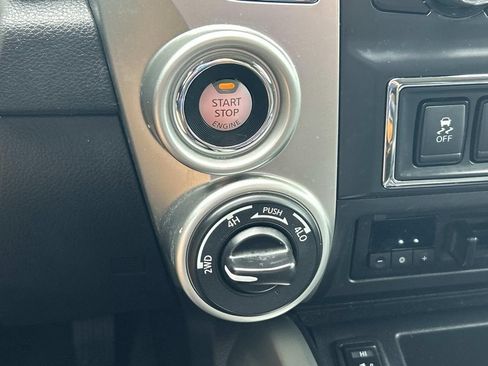 Used 2021 Nissan Titan SV w/ SV Convenience Package AWD/4WD image 37
