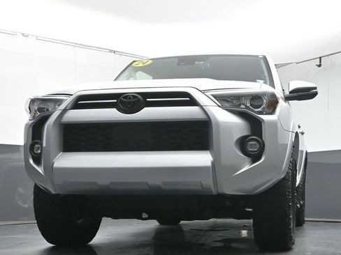 Used 2024 Toyota 4Runner SR5 Premium RWD image 32