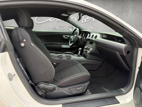 Used 2017 Ford Mustang Coupe image 24