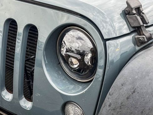 Used 2015 Jeep Wrangler Rubicon w/ Power Convenience Group image 7