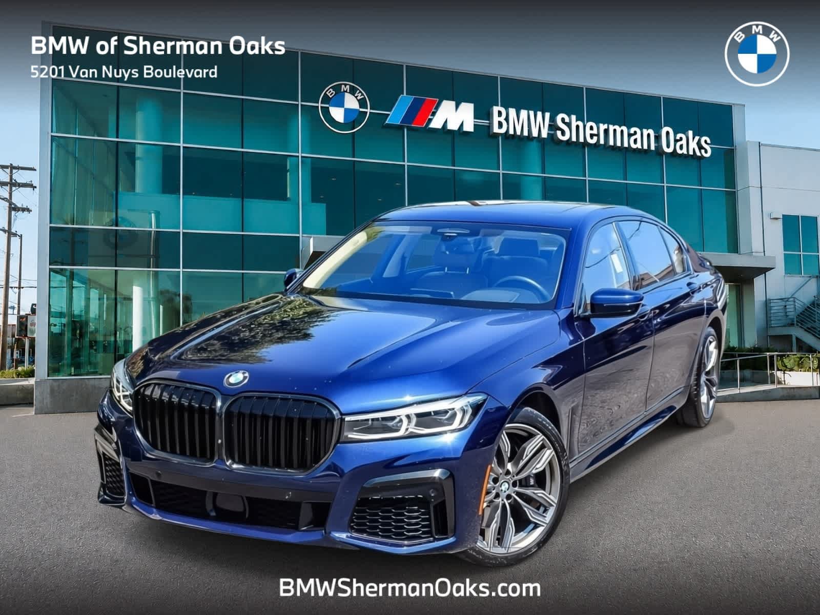 Used 2022 BMW M760i xDrive AWD/4WD image 1