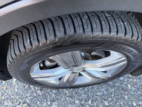 Used 2019 Volkswagen Tiguan SEL Premium w/ 3rd Row Seat Package image 15