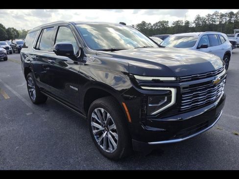 Used 2025 Chevrolet Tahoe High Country AWD/4WD image 2