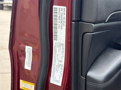 Used 2022 Jeep Grand Cherokee Laredo X image 25