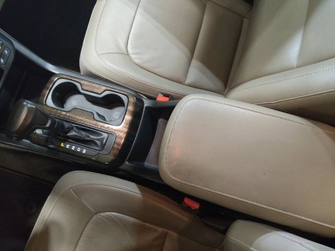 Used 2016 GMC Canyon SLT w/ Driver Alert Package AWD/4WD image 26
