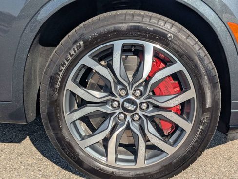 Used 2023 Cadillac XT6 Sport w/ Technology Package AWD/4WD image 11