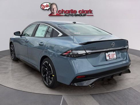 New 2026 Nissan Sentra SR w/ Floor Mat Package FWD image 4