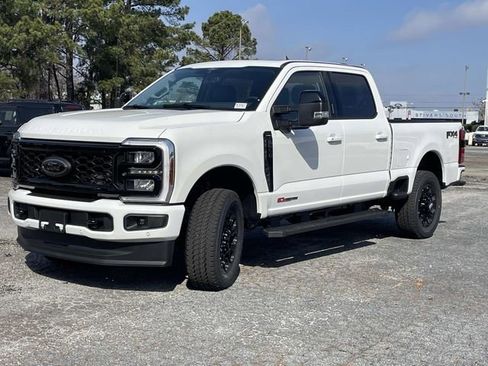 New 2026 Ford F250 Lariat w/ Black Appearance Package image 24