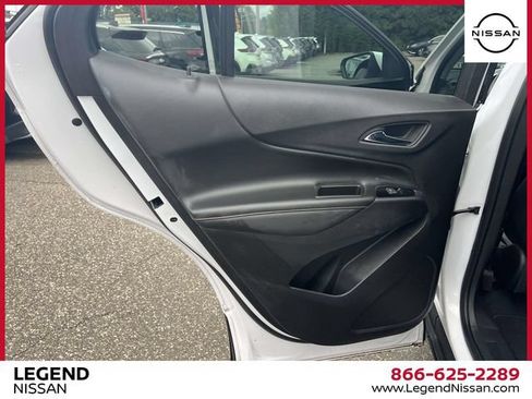 Used 2023 Chevrolet Equinox Premier AWD/4WD image 16