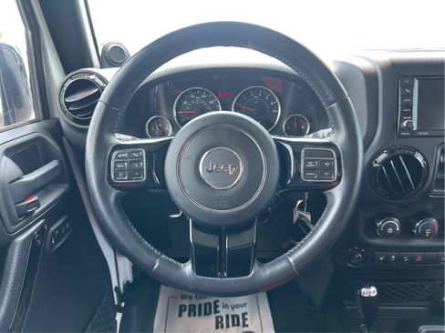 Used 2014 Jeep Wrangler Unlimited Sahara AWD/4WD image 17